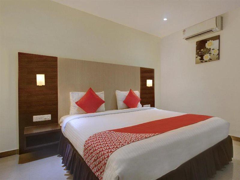 Hotel Tiruchendur Mani Iyer Palani Exteriör bild