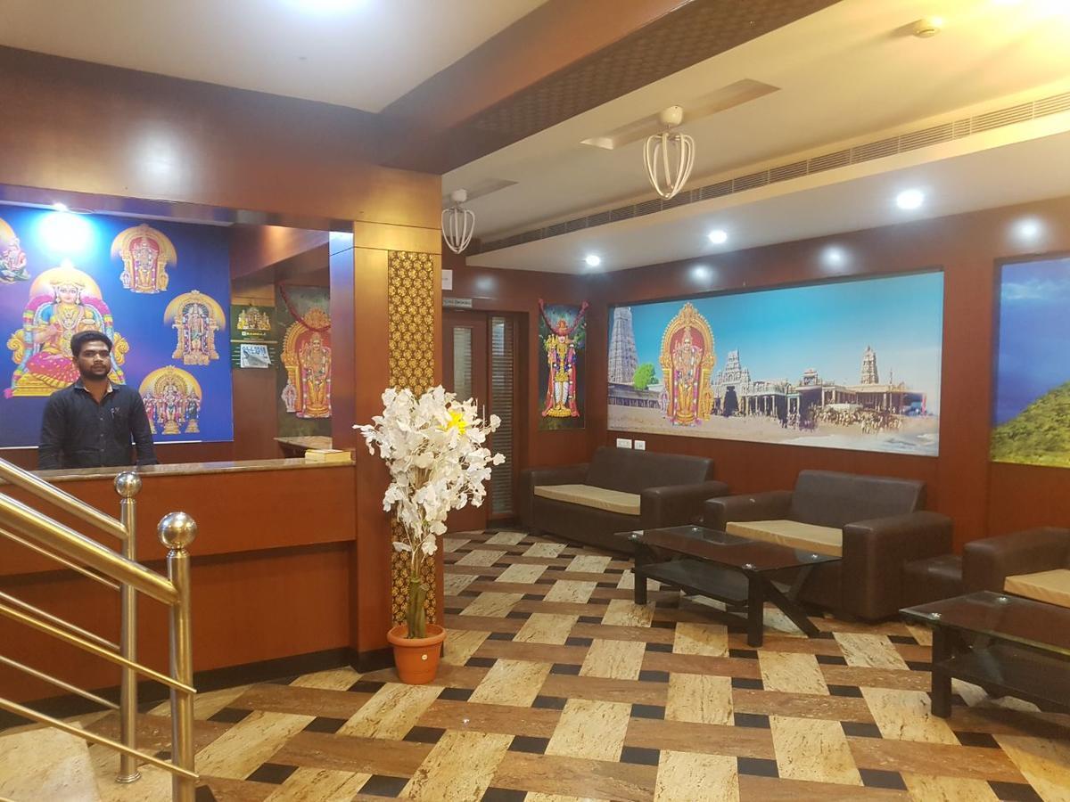 Hotel Tiruchendur Mani Iyer Palani Exteriör bild