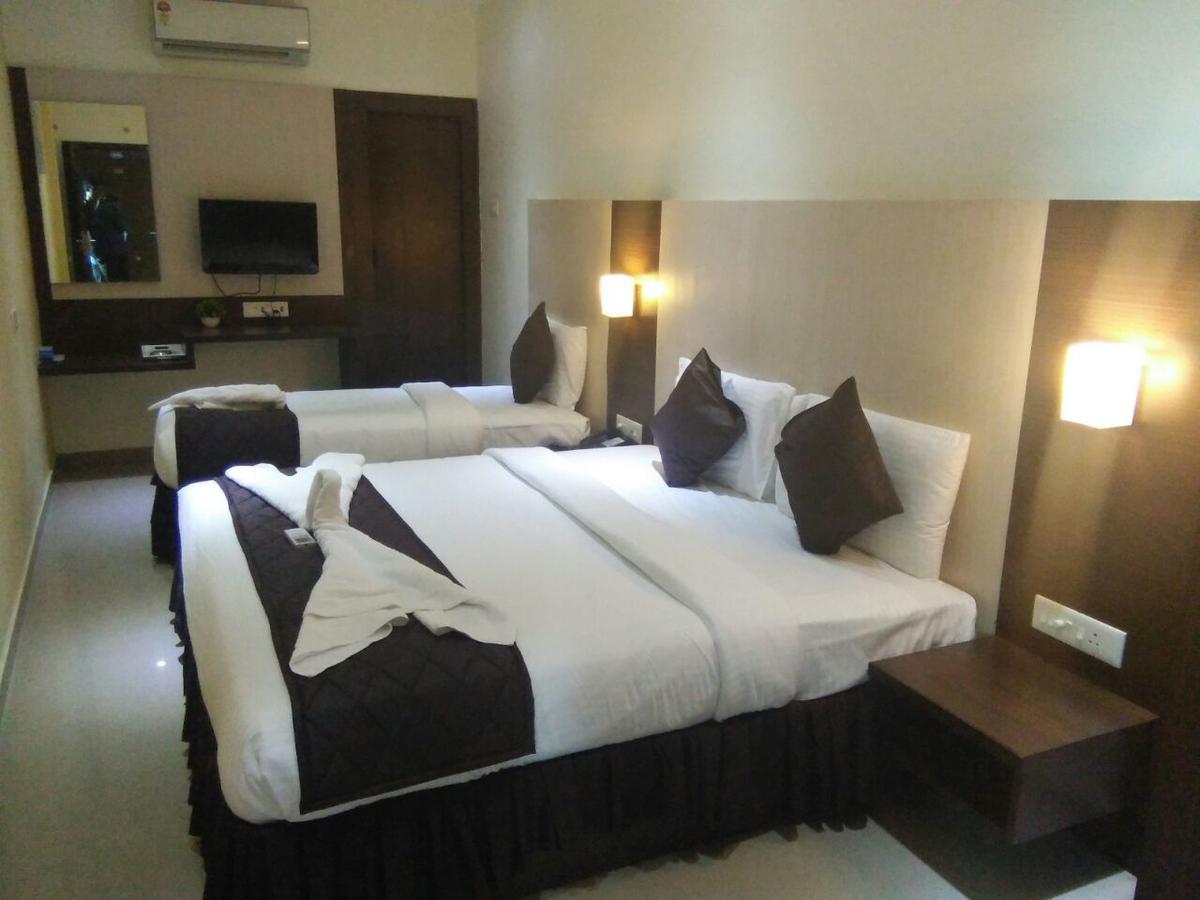 Hotel Tiruchendur Mani Iyer Palani Exteriör bild