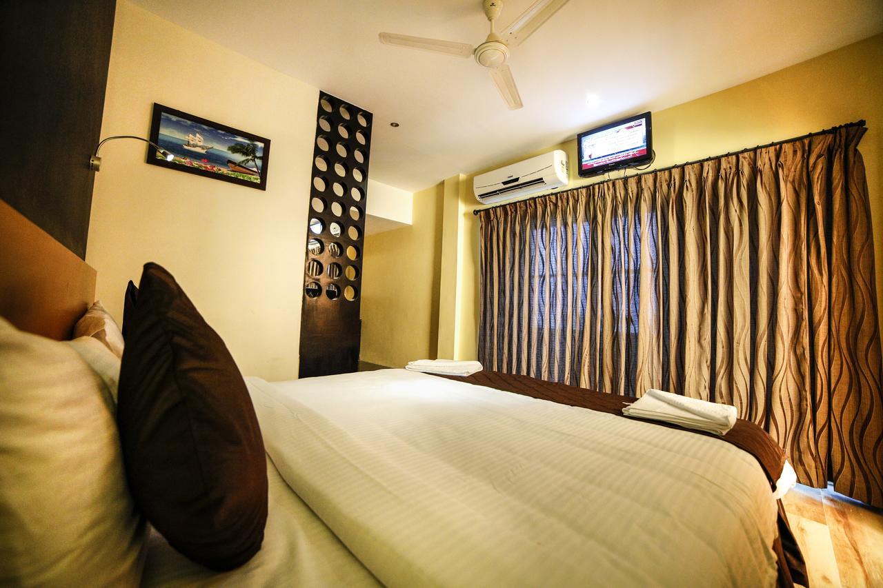 Hotel Tiruchendur Mani Iyer Palani Exteriör bild