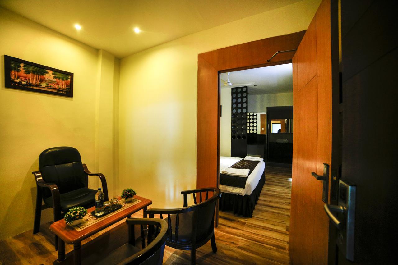 Hotel Tiruchendur Mani Iyer Palani Exteriör bild
