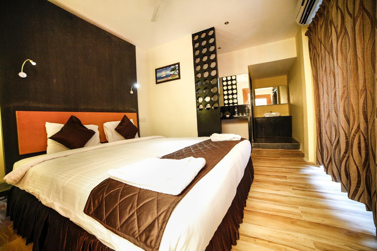 Hotel Tiruchendur Mani Iyer Palani Exteriör bild