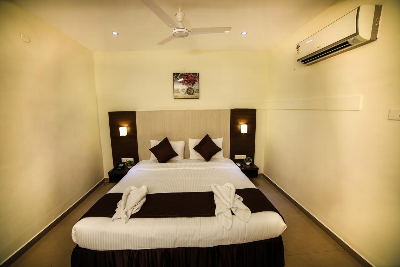 Hotel Tiruchendur Mani Iyer Palani Exteriör bild