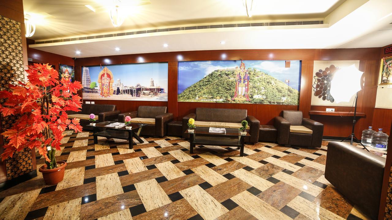 Hotel Tiruchendur Mani Iyer Palani Exteriör bild