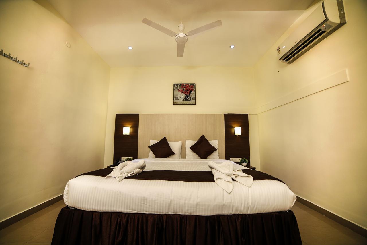 Hotel Tiruchendur Mani Iyer Palani Exteriör bild