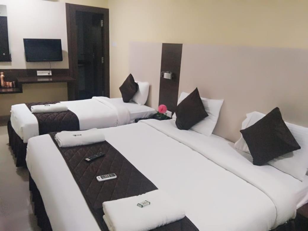 Hotel Tiruchendur Mani Iyer Palani Rum bild